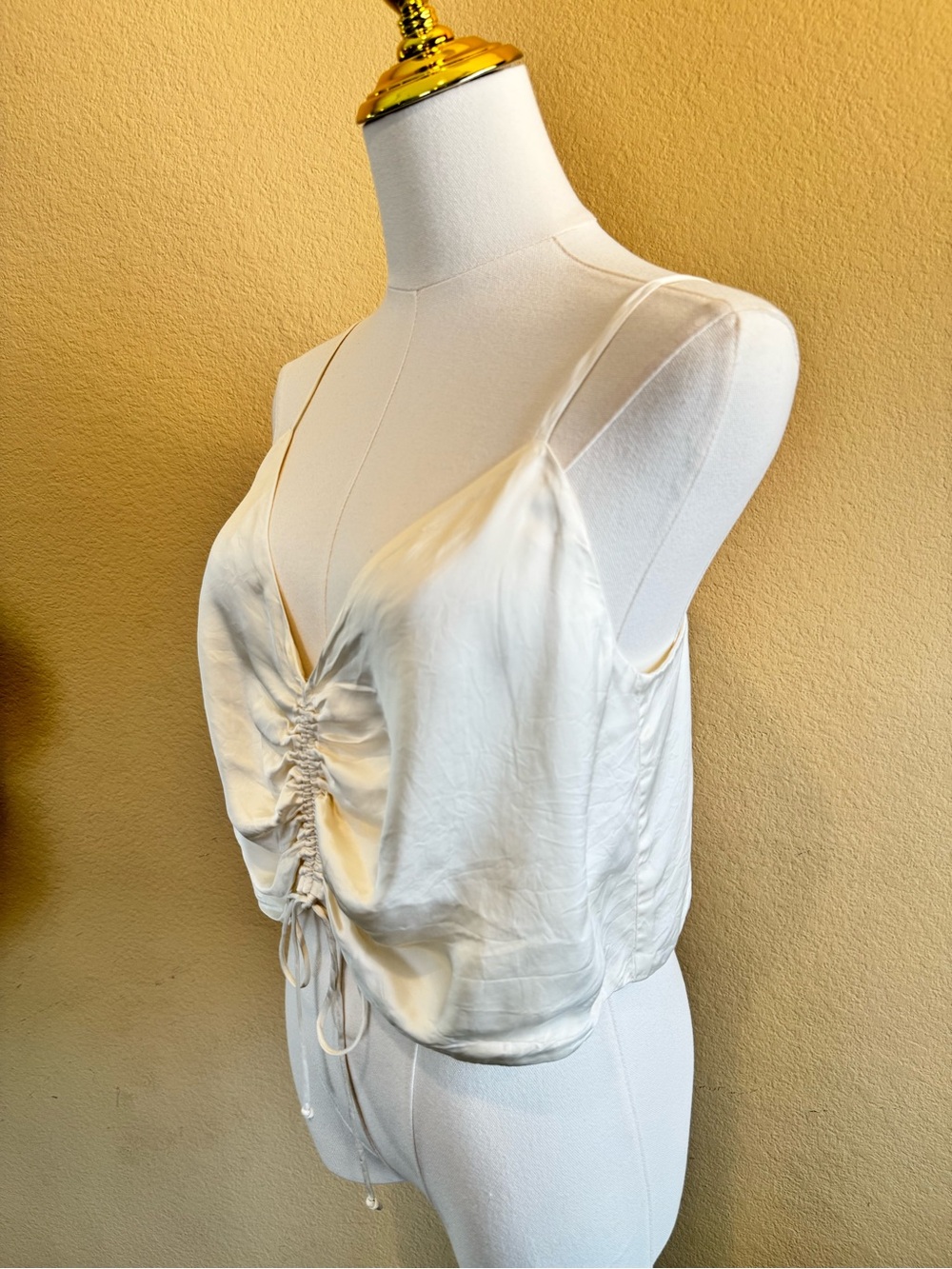 Aritzia Wilfred Verso Camisole - Size Medium - Cream/Ivory V-Neck Tank Ruching - Picture 8 of 12
